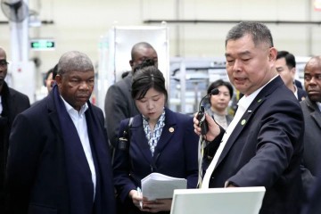 從安哥拉總統洛倫索到新華醫療參觀考察看新華醫療的國際化道路