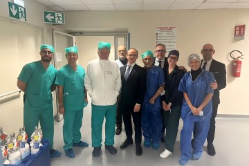 國產腔鏡手術機器人：國際市場商業化的新步伐